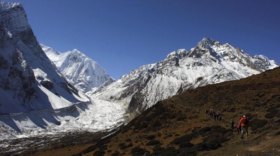 Aufstieg von Larkya Bazar nach Dharamsala