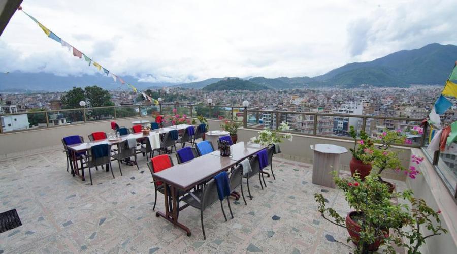 Blick auf Kathmandu von der Dachterrasse