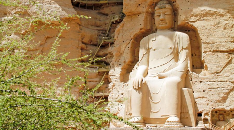 Buddha Maitreya in den Bingling-Grotten