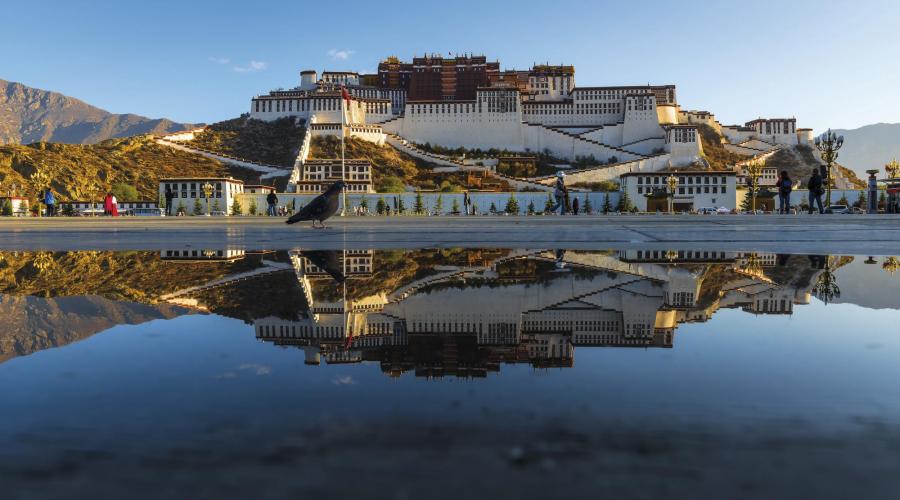 Der Potala, der Winterpalast der Dalai Lamas