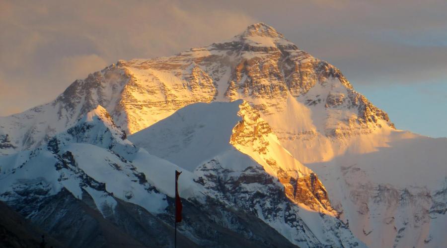 Mount Everest (8848 m) – Blick aus Tibet