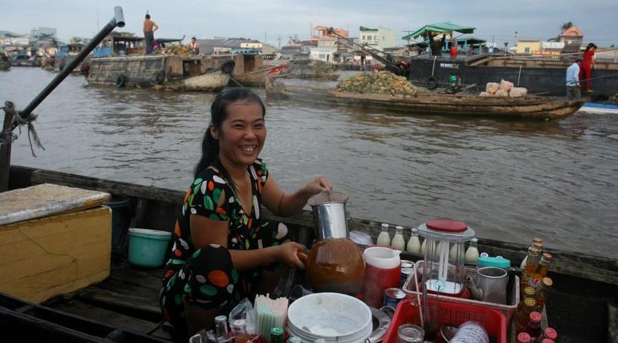 Sie sind unterwegs auf den schwimmenden Märkten im Mekongdelta 