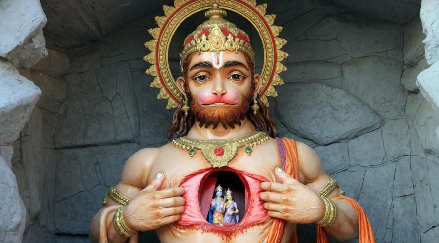 Skulptur der Hindu-Gott Hanuman in Rishikesh