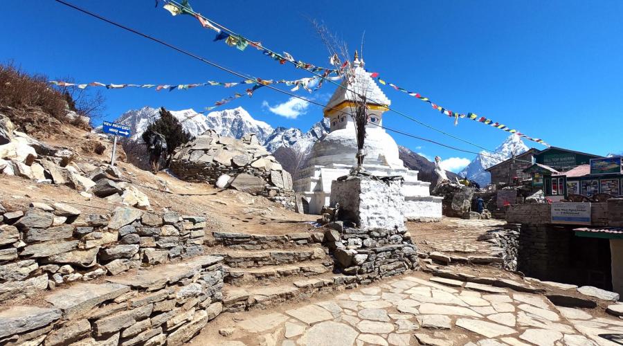 Stupa am Mong-La-Pass (3970 m) im Khumbu