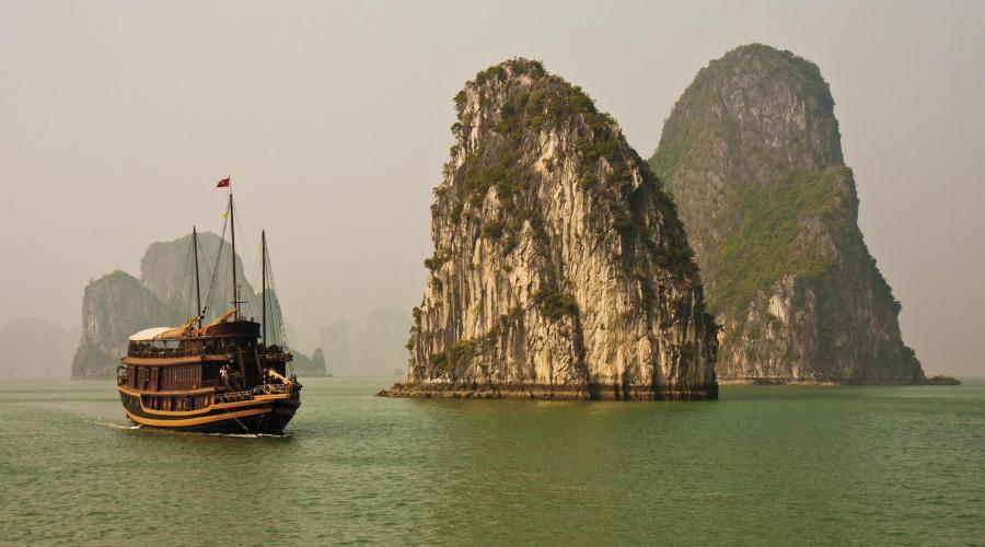 Unterwegs in der beeindruckenden Halong-Bay